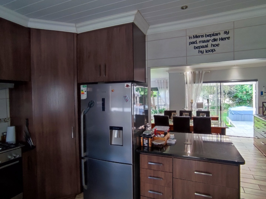 4 Bedroom Property for Sale in Langenhovenpark Free State